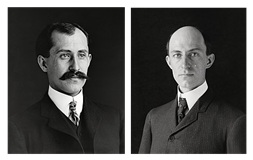 Orville y Wilbur Wright en 1905